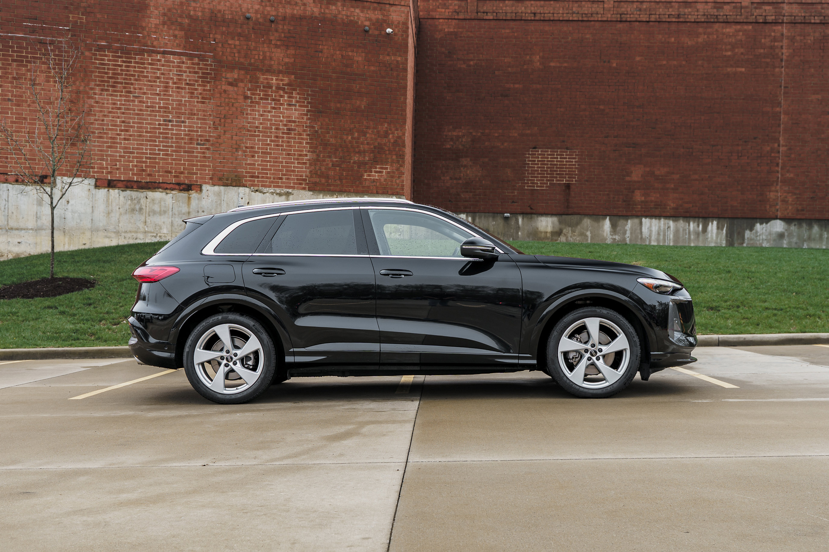 Certified 2025 Audi Q5 Prestige image 3