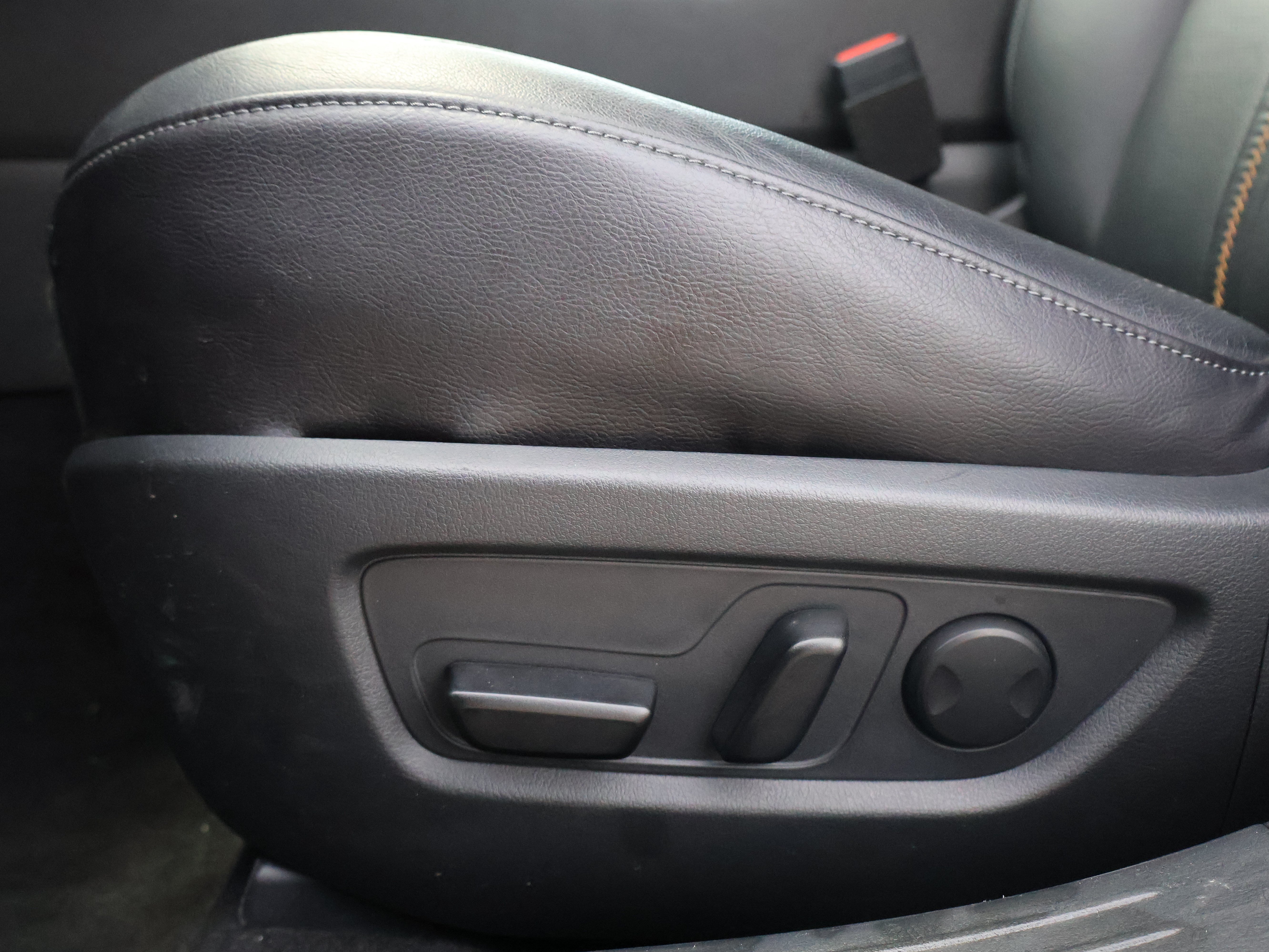 Used 2025 MAZDA CX-50 AWD 2.5 S w/ Premium Plus Pkg image 23