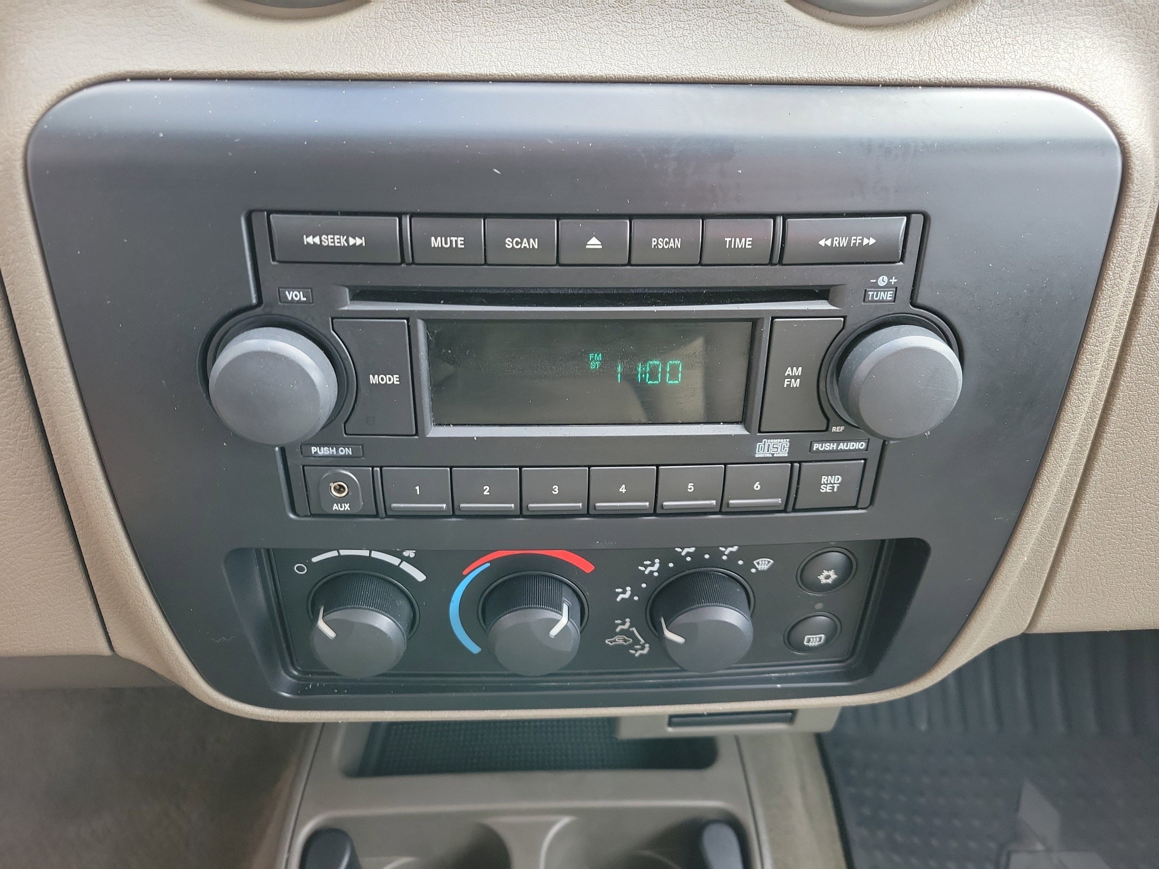 Used 2006 Mitsubishi Raider DuroCross image 9