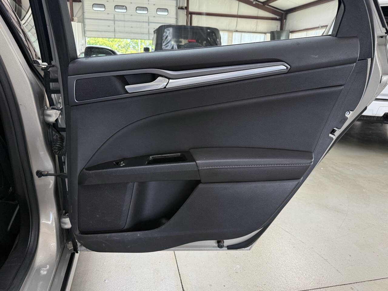 Used 2015 Ford Fusion Titanium FWD image 14