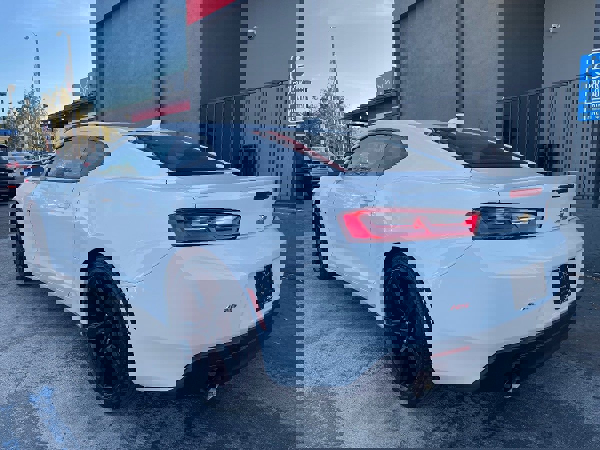 Used 2018 Chevrolet Camaro LT w/ RS Package image 7