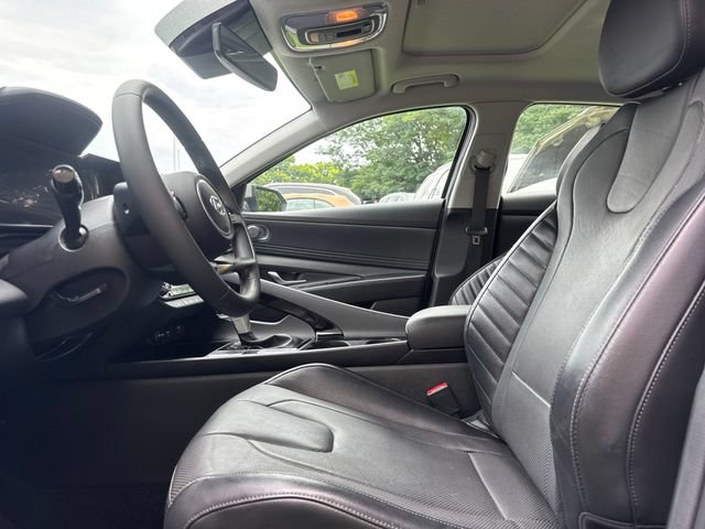 Used 2023 Hyundai Elantra Limited FWD image 13