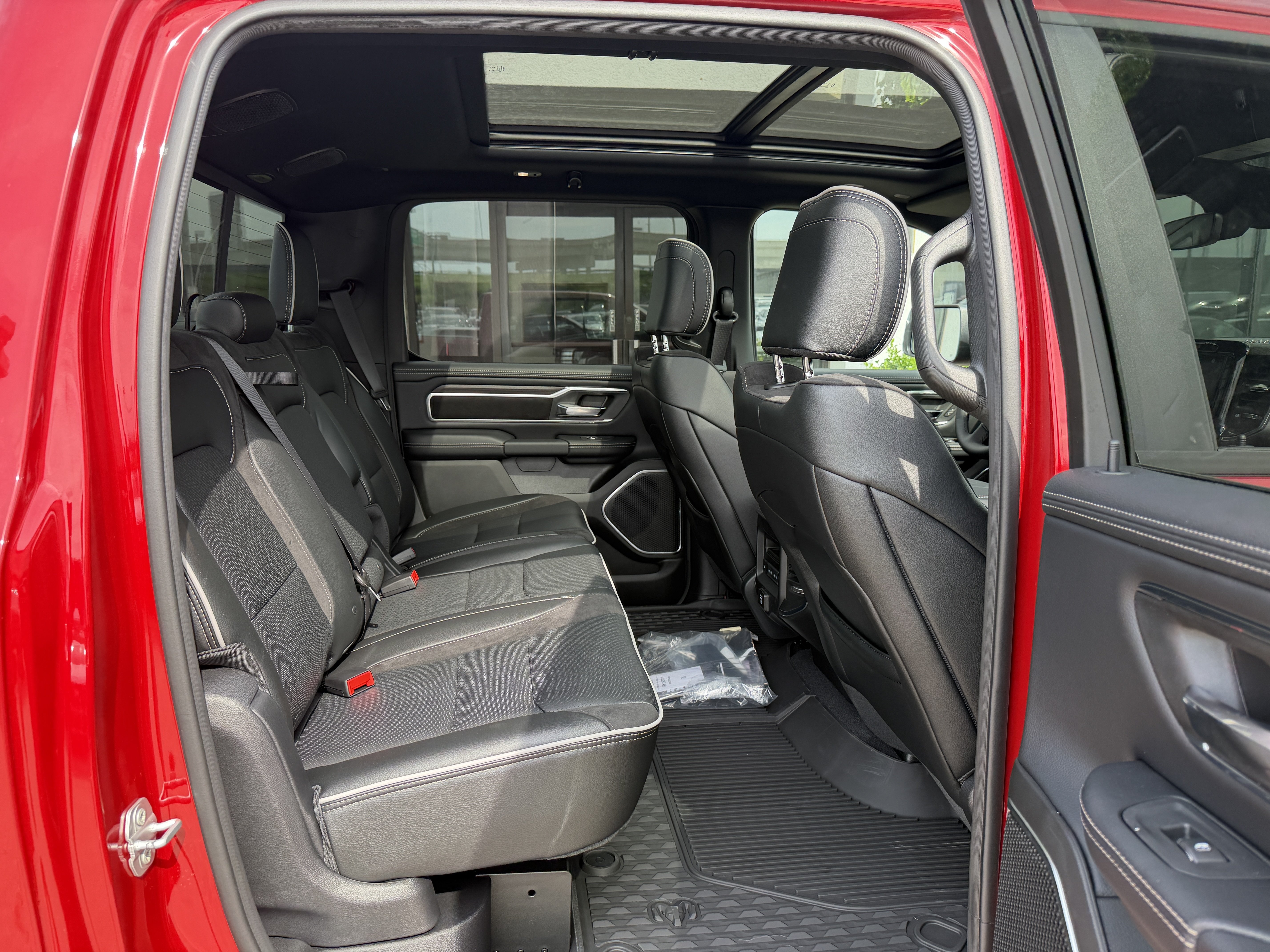 New 2026 RAM 1500 Laramie w/ Sport Appearance Package AWD/4WD image 27