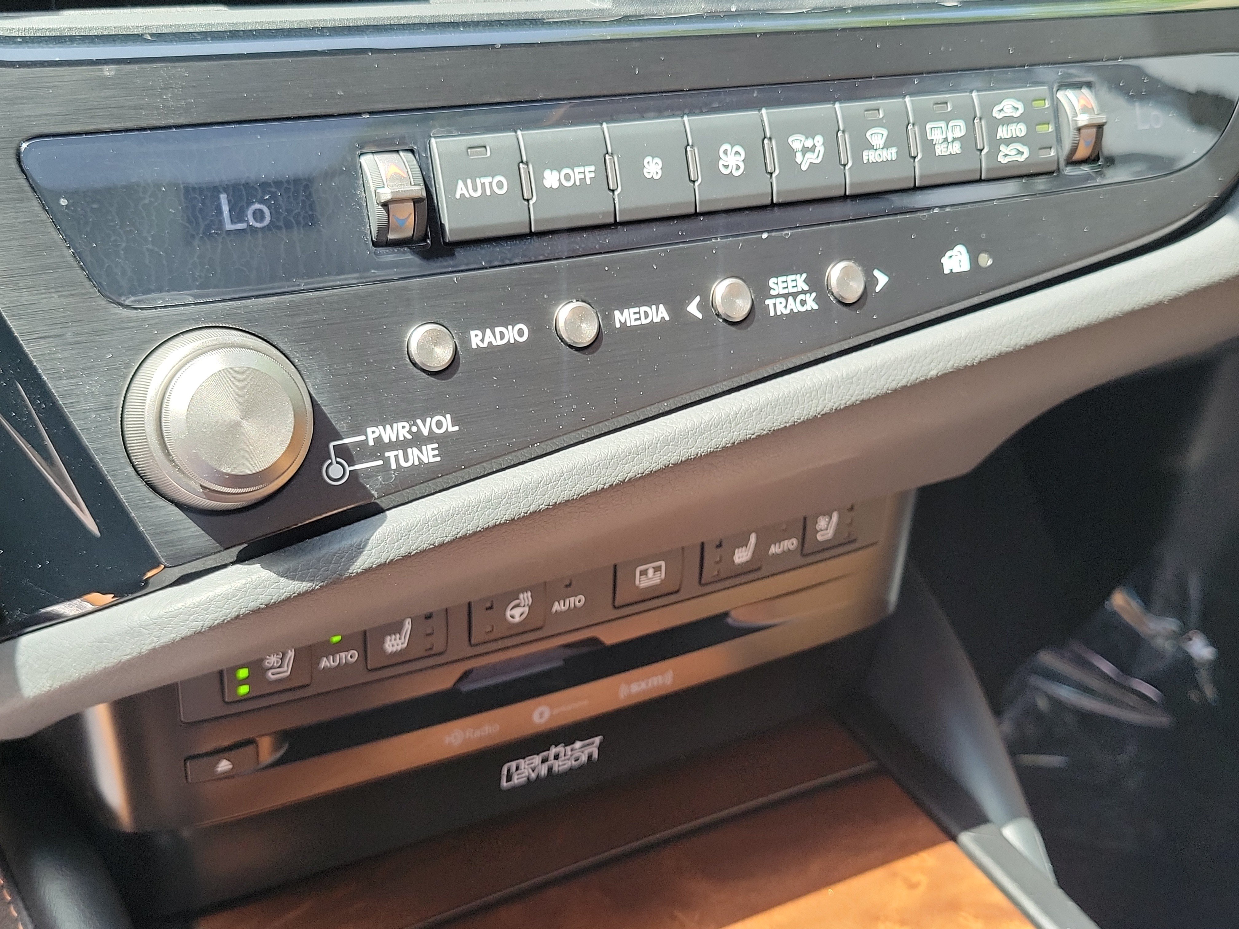 Used 2022 Lexus ES 350 Ultra Luxury w/ Accessory Package 2 FWD image 28