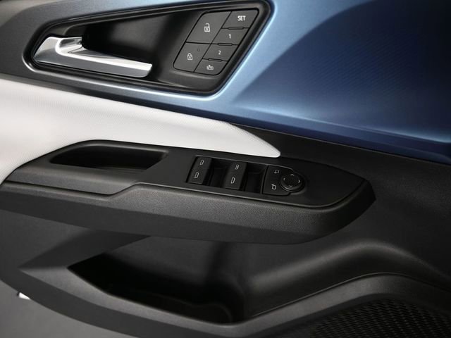 New 2026 Chevrolet Equinox EV LT image 34