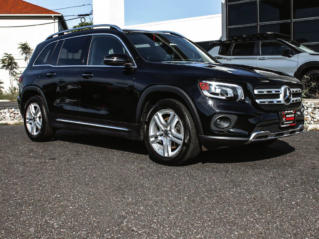 Used 2022 Mercedes-Benz GLB 250 4MATIC image 3