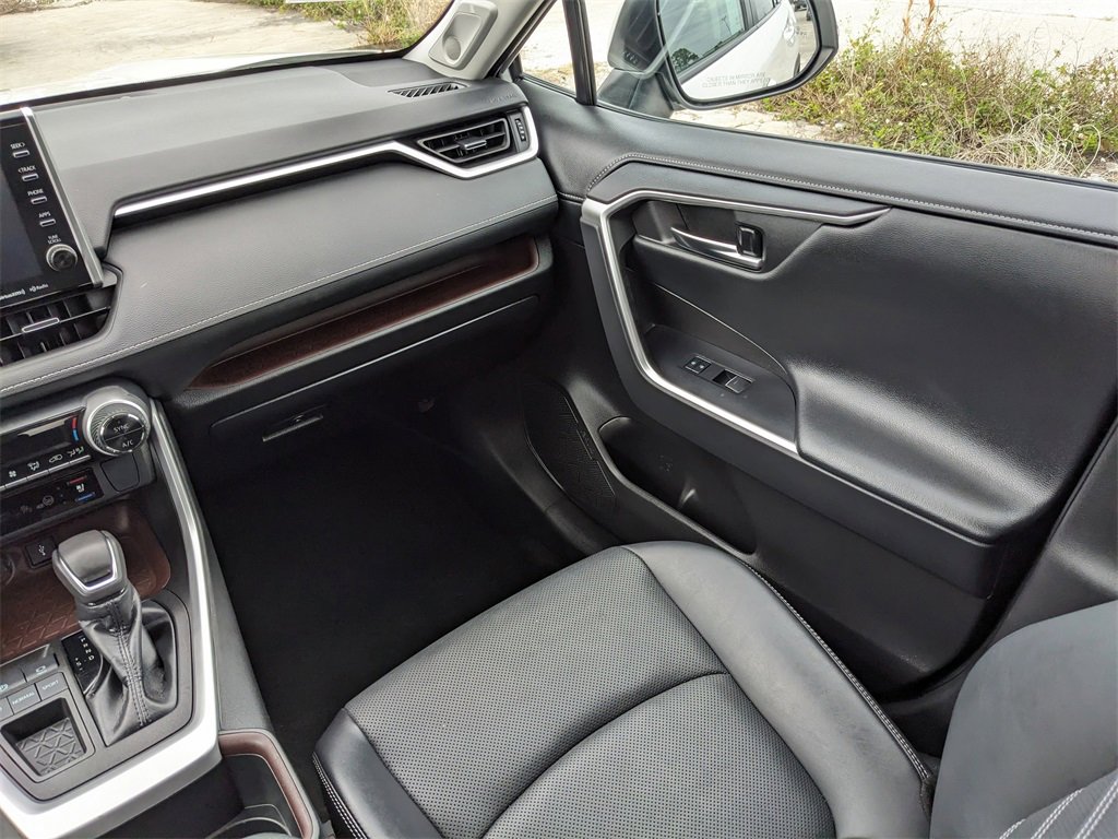 Used 2022 Toyota RAV4 Limited image 21