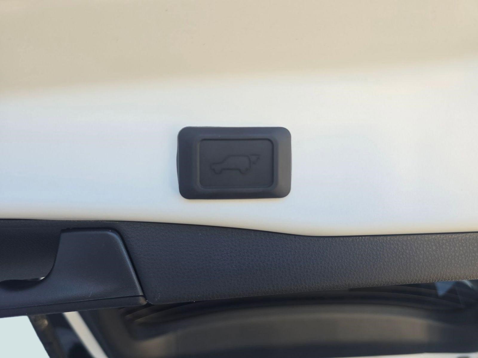 New 2025 Toyota RAV4 XLE w/ Convenience Package image 17