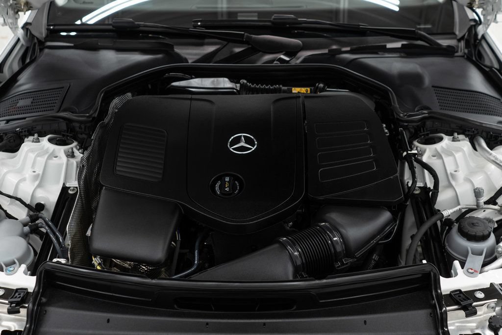 Used 2025 Mercedes-Benz C 300 4MATIC Sedan image 39