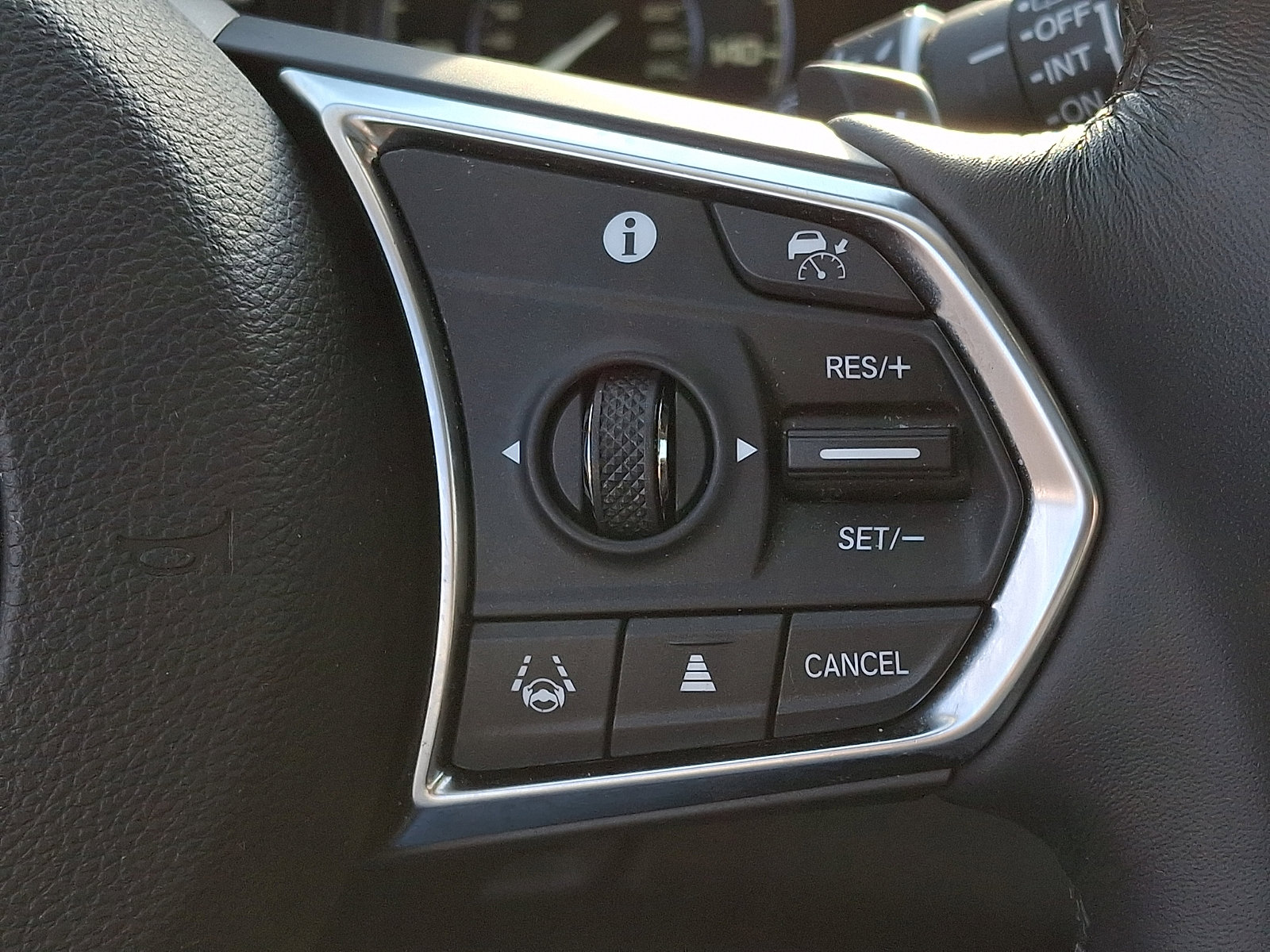 Used 2022 Acura RDX w/ Technology Package AWD/4WD image 24