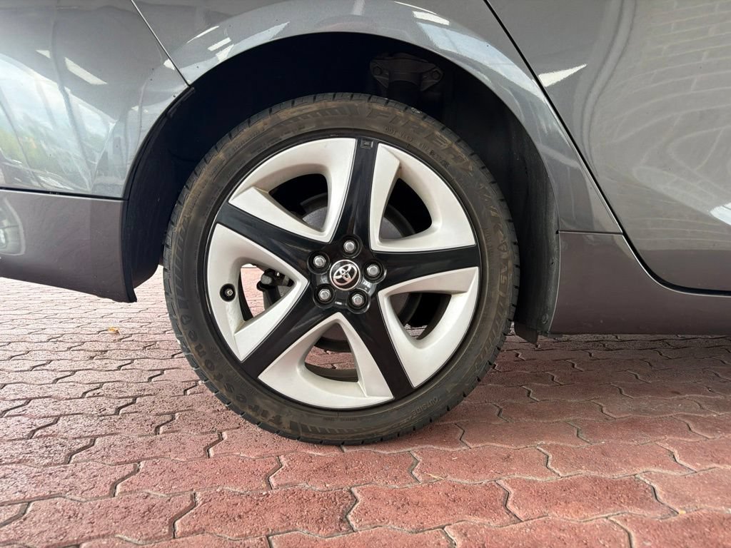 Used 2016 Toyota Prius Three Touring FWD image 14