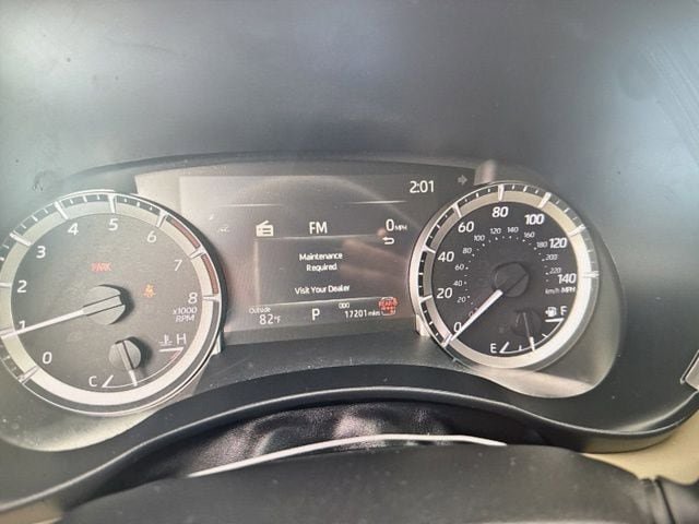 Used 2025 Toyota Highlander XLE FWD image 5