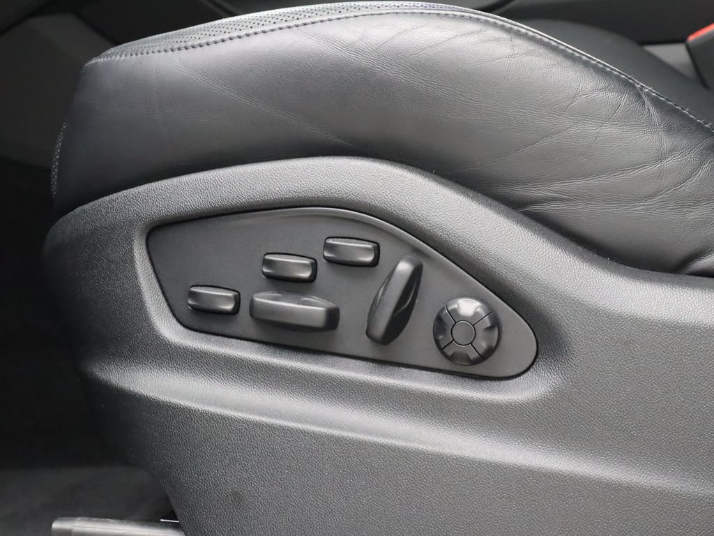 Used 2024 Porsche Cayenne Coupe w/ Premium Package Plus AWD/4WD image 14