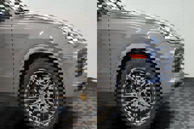 Used 2023 Porsche Cayenne image 13