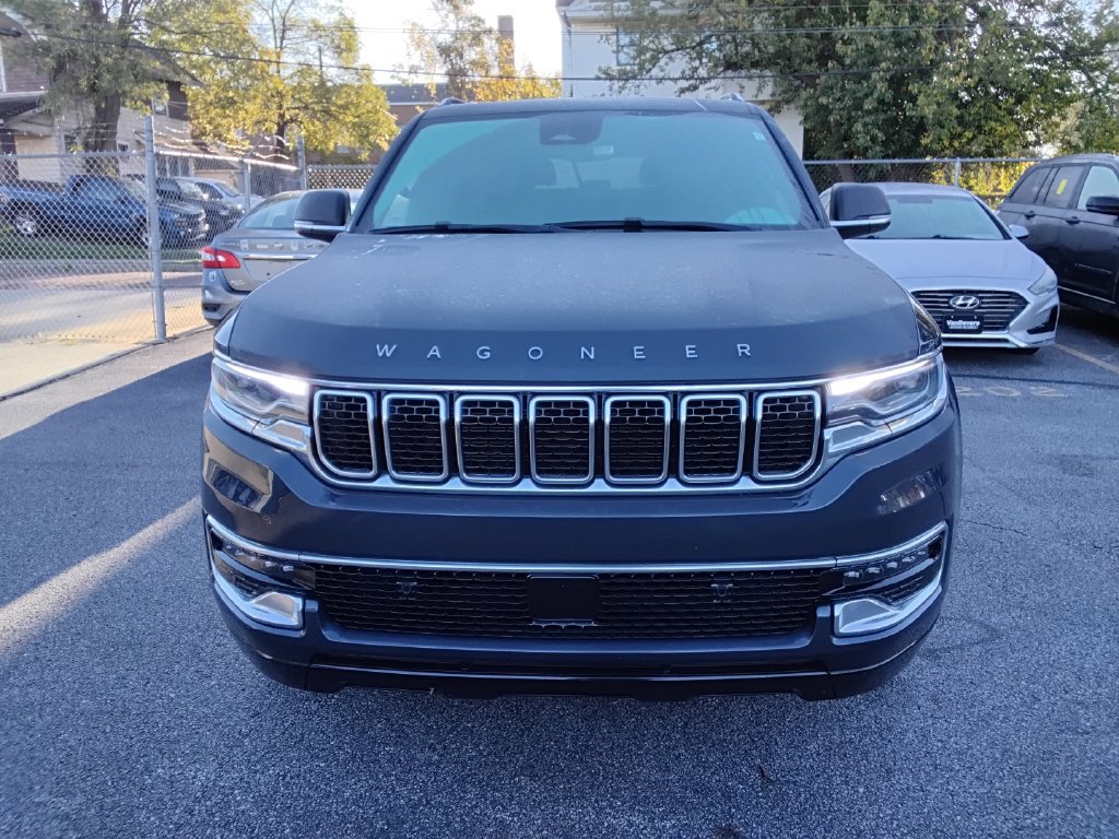 Used 2023 Jeep Wagoneer 4WD w/ Premium Group I image 7