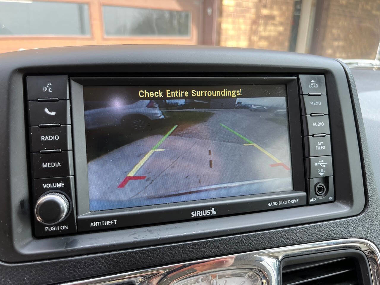 Used 2016 Chrysler Town & Country Touring-L w/ Driver Convenience Group FWD image 13