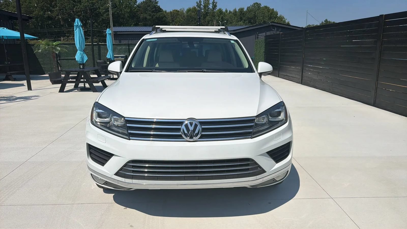 Used 2015 Volkswagen Touareg Sport AWD/4WD image 2