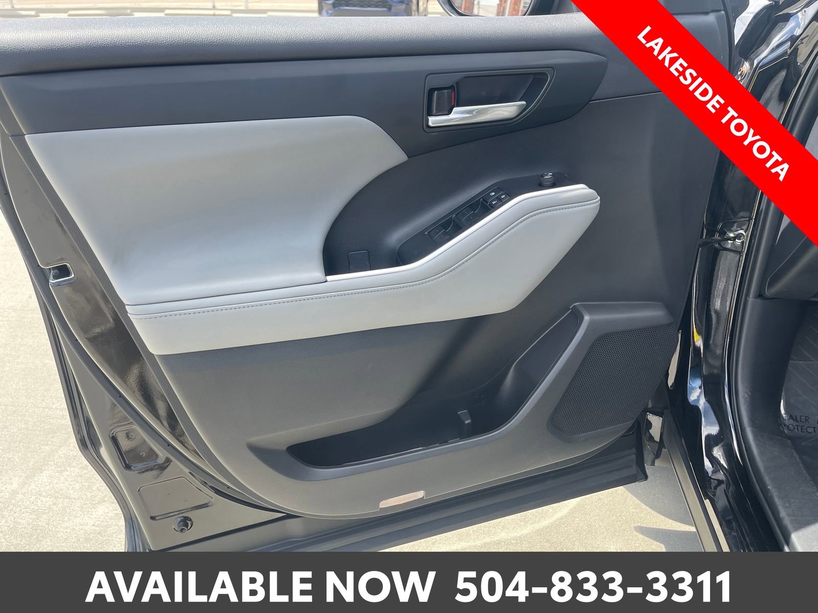 Used 2023 Toyota Highlander XLE FWD image 23