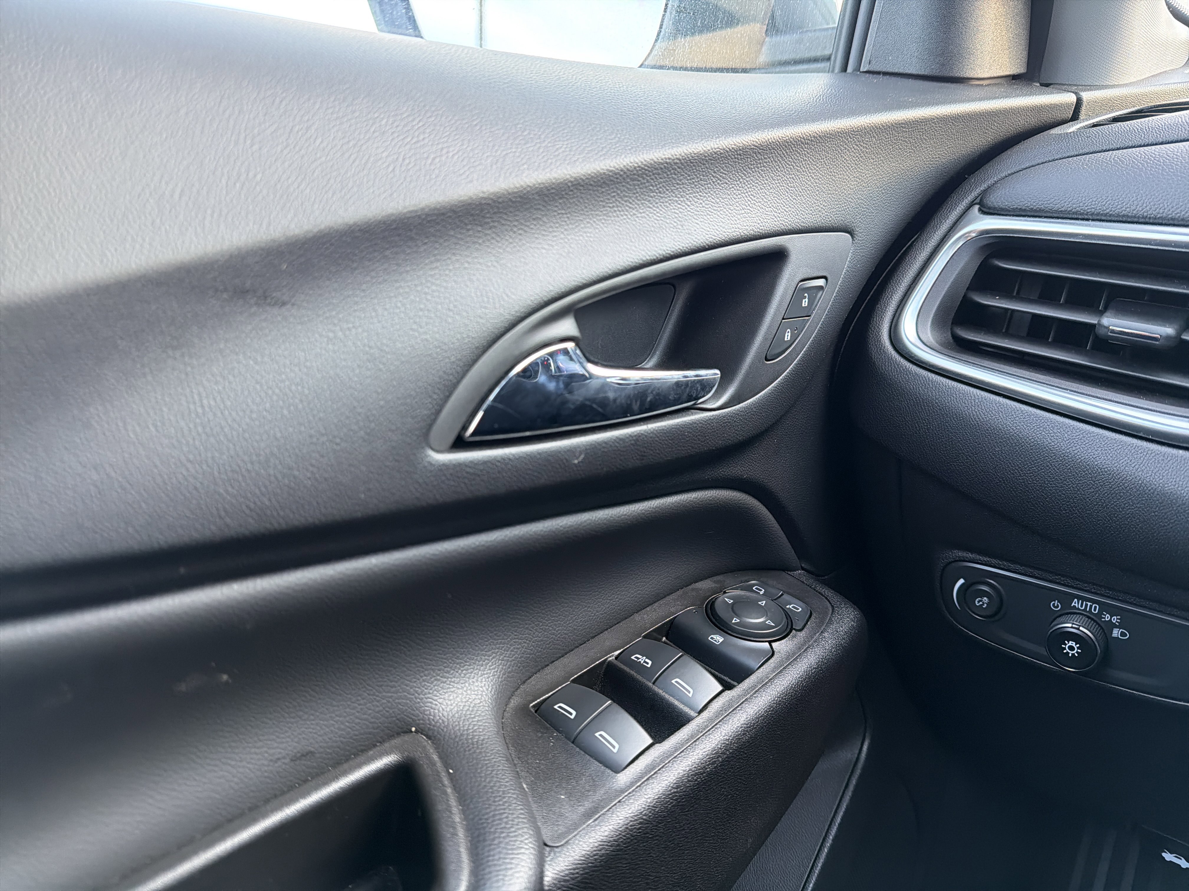 Certified 2024 Chevrolet Equinox LT image 25