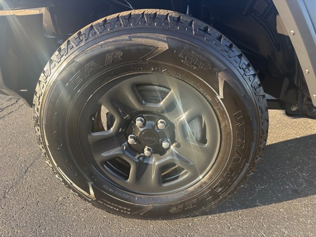 Used 2019 Jeep Wrangler Sport image 13