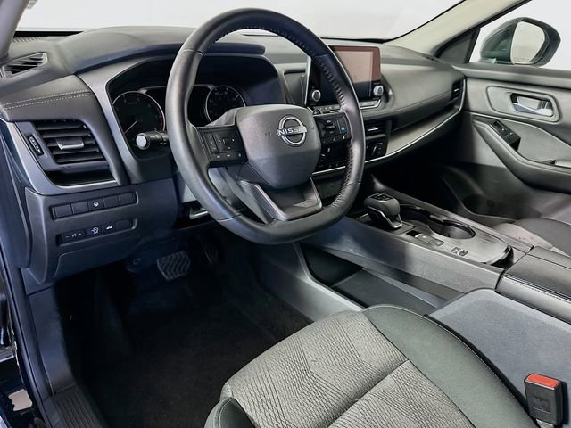 Used 2025 Nissan Rogue SV image 10