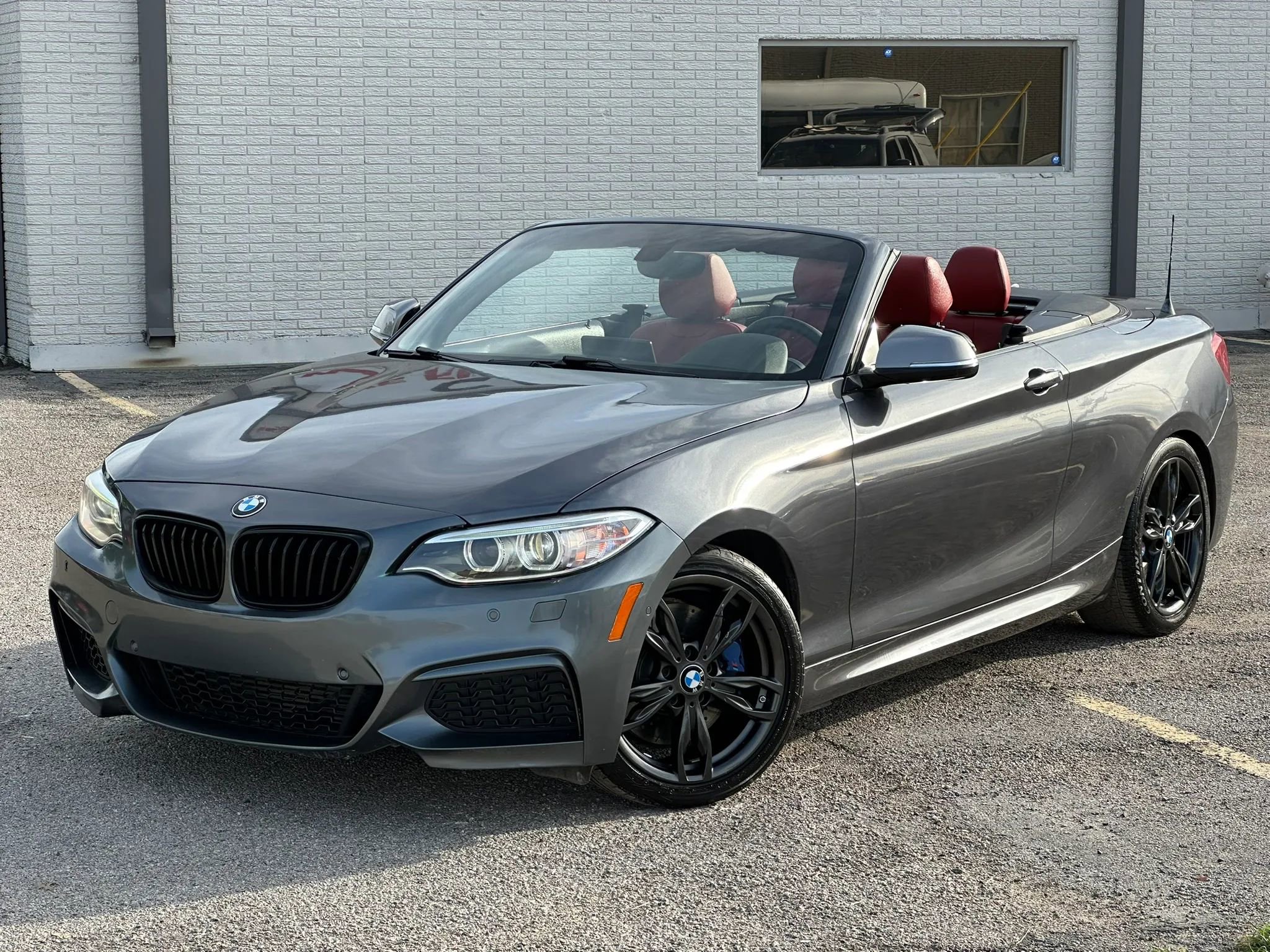 Used 2016 BMW M235i Convertible image 3