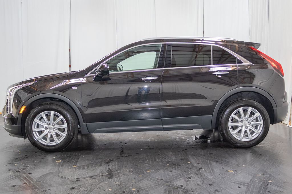 Used 2023 Cadillac XT4 Luxury w/ Cold Weather Package image 4