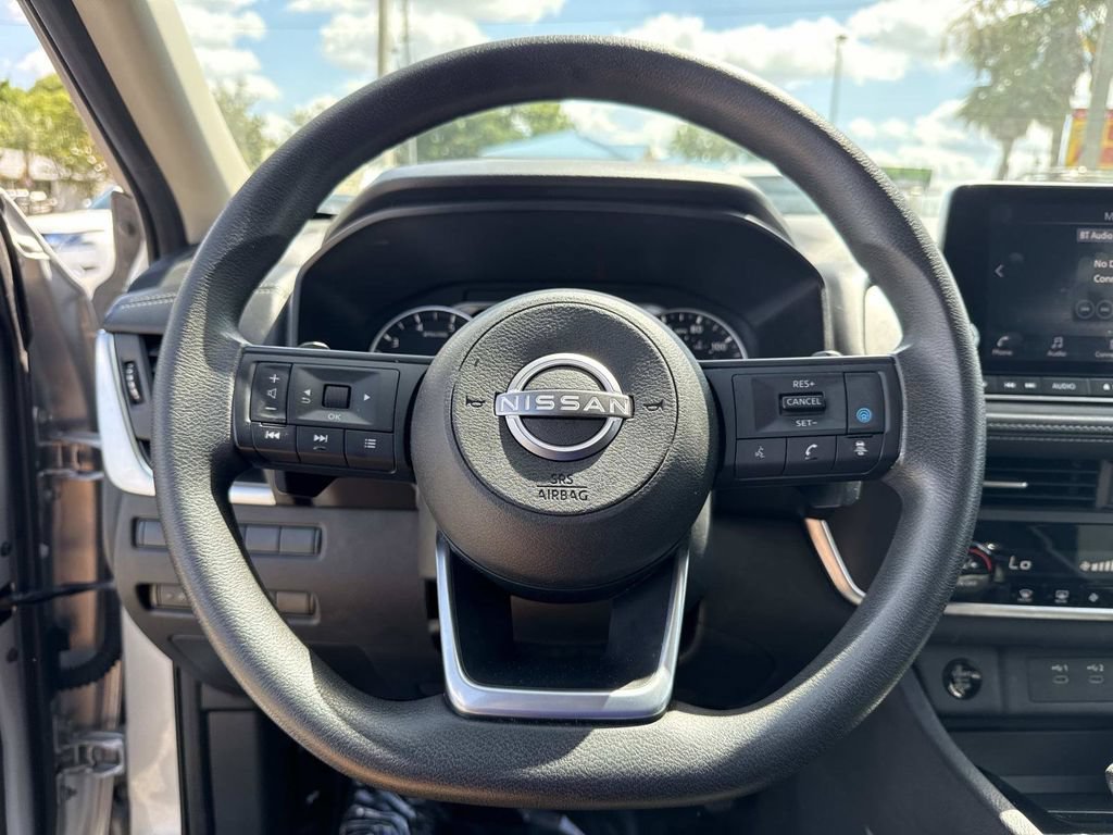Certified 2024 Nissan Rogue SV FWD image 29