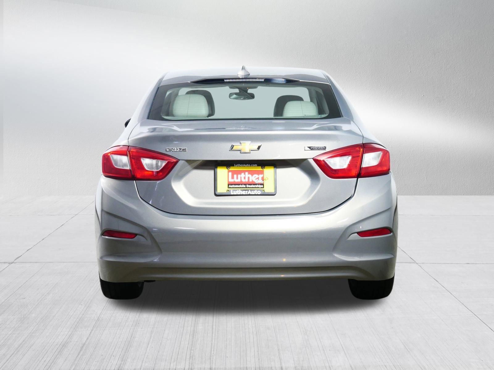 Used 2018 Chevrolet Cruze Premier image 6