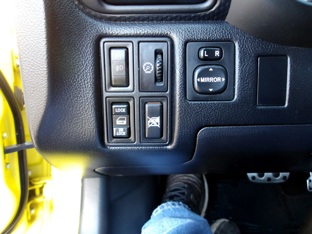 Used 2003 Toyota MR2 image 24