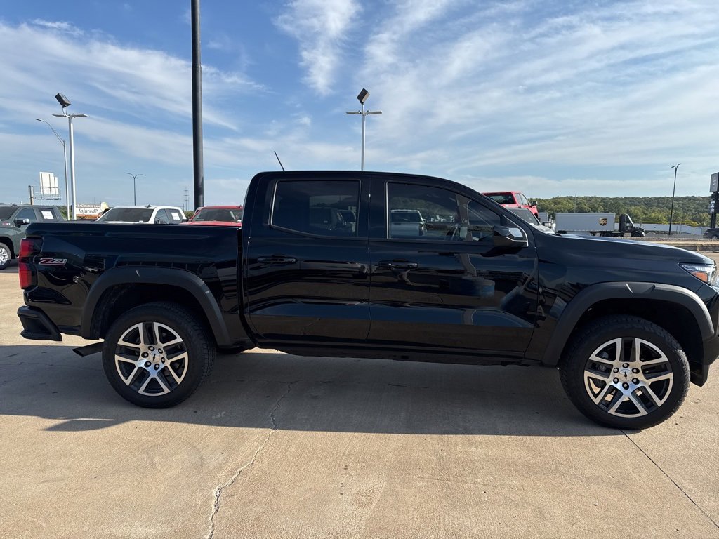 Used 2024 Chevrolet Colorado Z71 w/ Z71 Convenience Package 2 image 5
