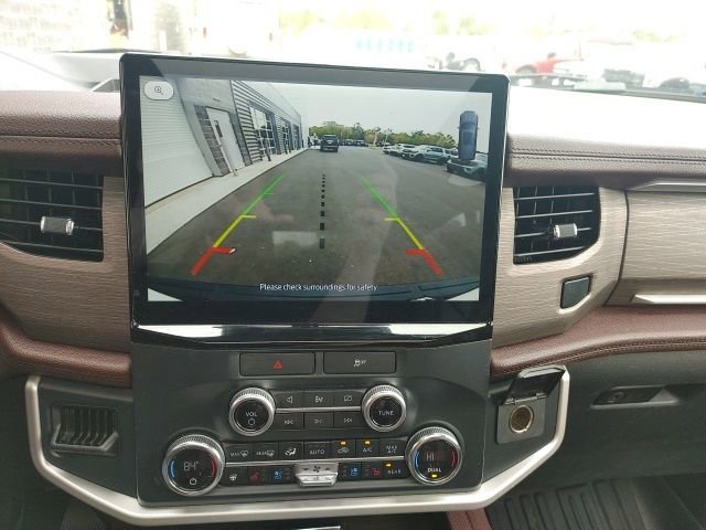 Used 2022 Ford Expedition Max Limited image 29