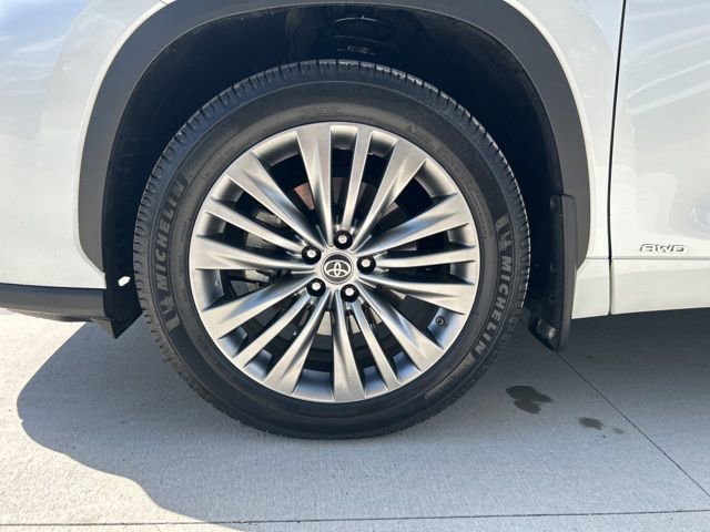 Used 2022 Toyota Highlander Platinum AWD/4WD image 10