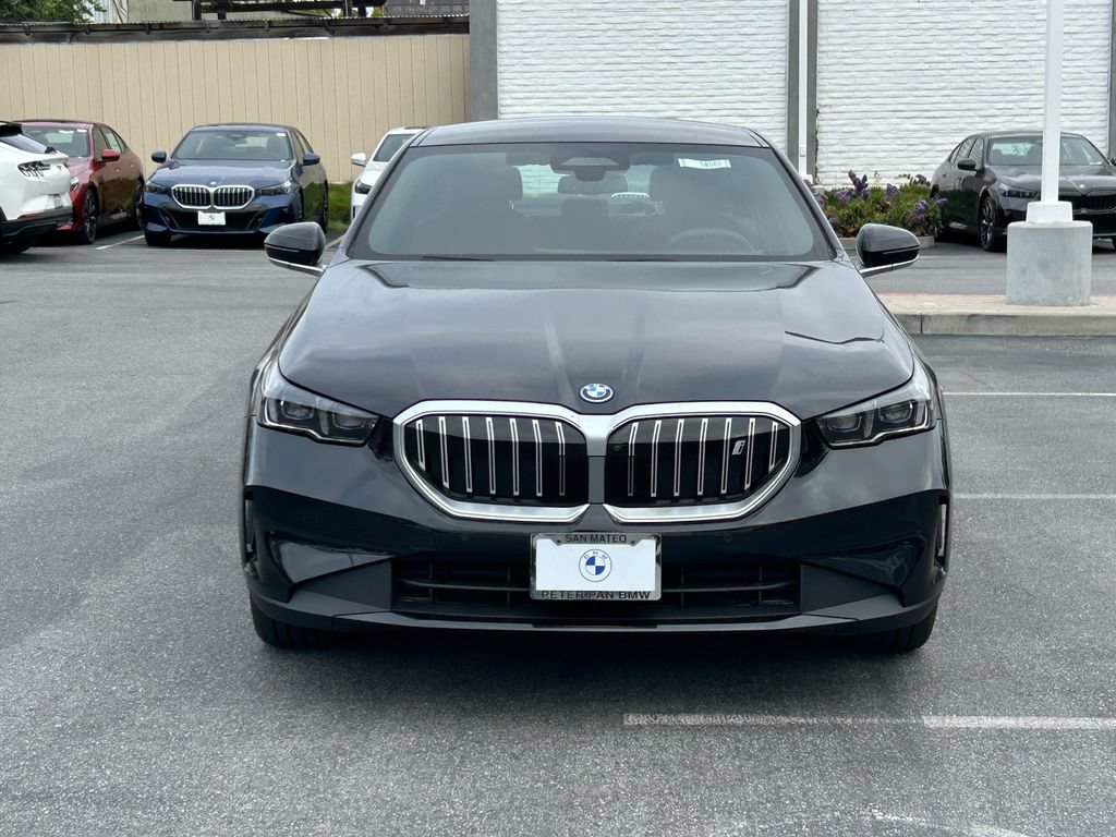 New 2027 BMW i5 eDrive40 w/ Executive Package RWD image 8