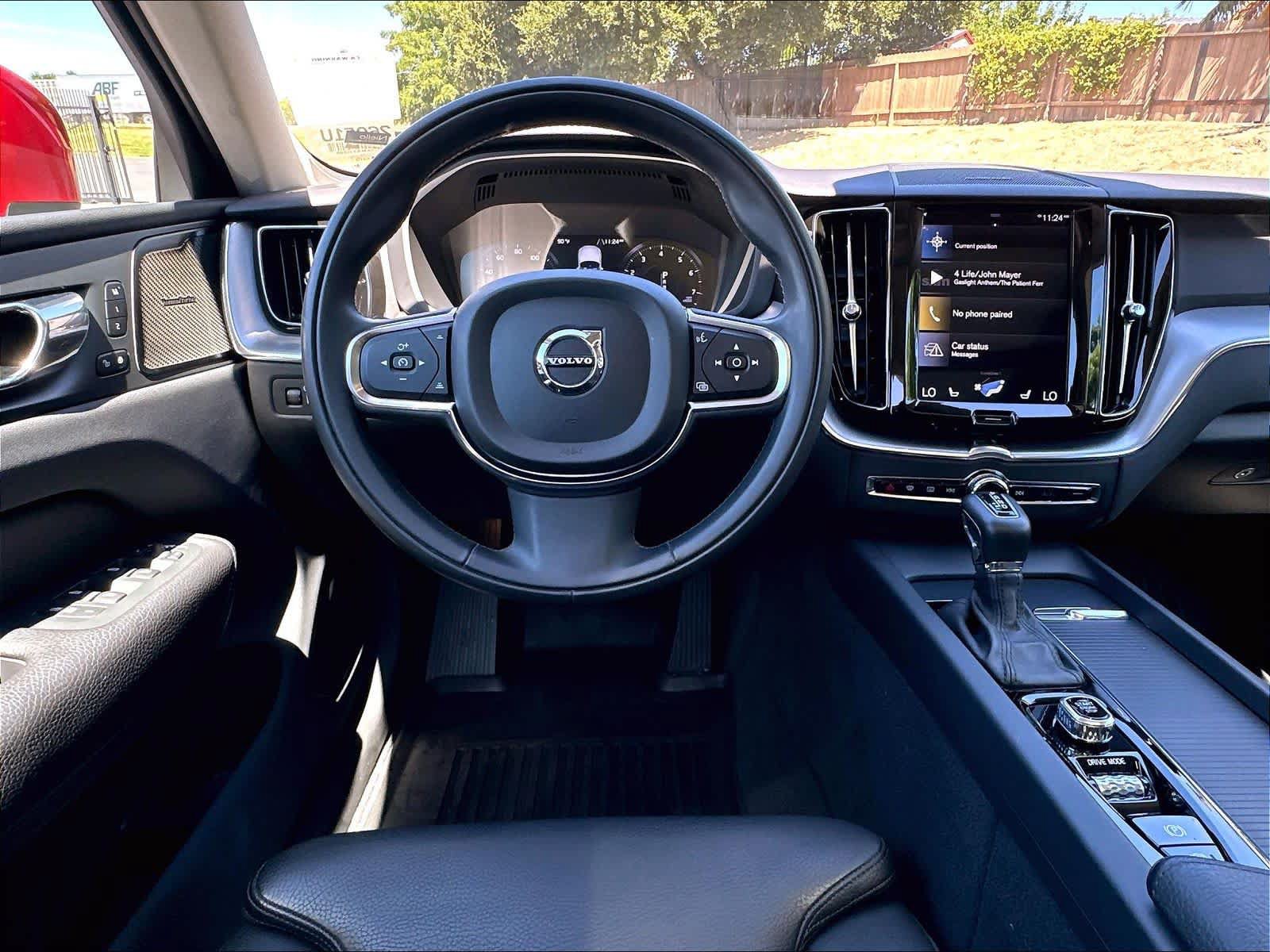 Used 2019 Volvo XC60 T5 Momentum w/ Multimedia Package AWD/4WD image 8