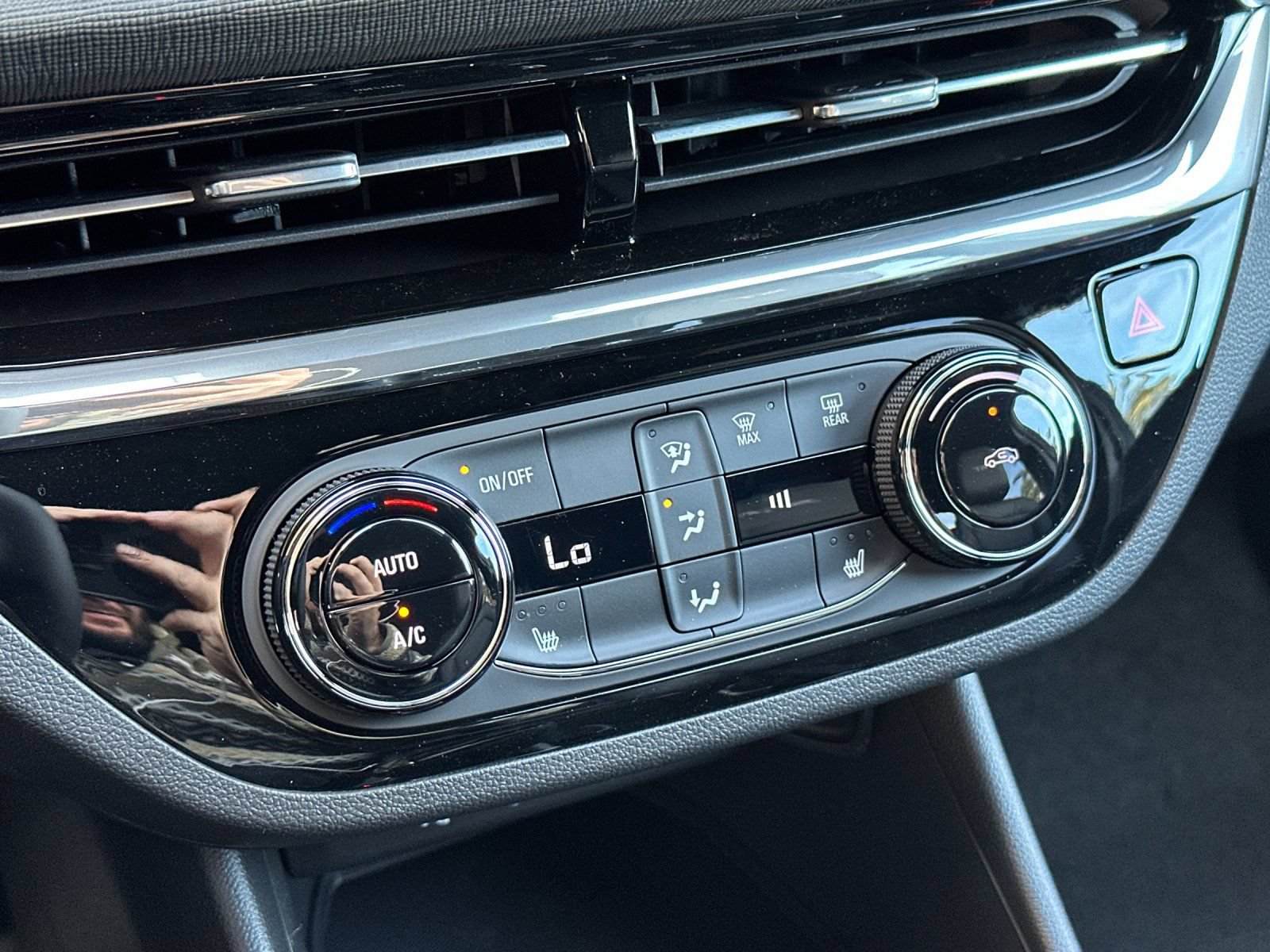 New 2026 Buick Envista Sport Touring w/ Convenience I Package FWD image 20