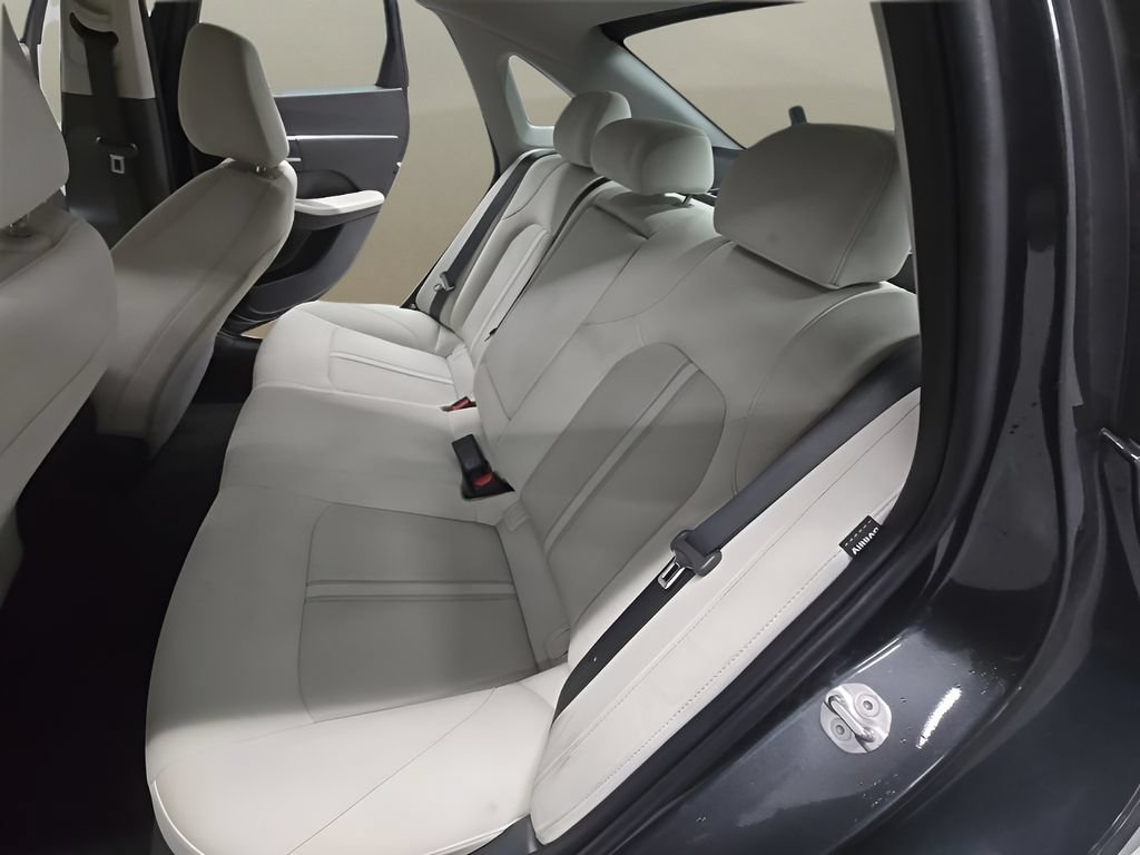 Certified 2025 Hyundai Sonata SEL FWD image 17
