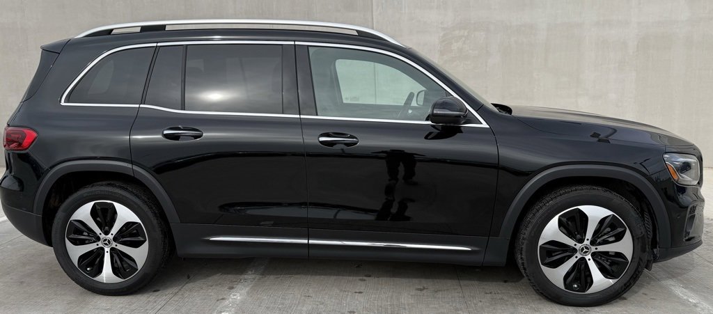 Used 2025 Mercedes-Benz GLB 250 image 3