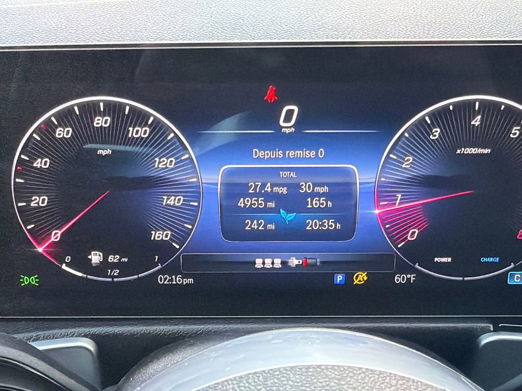 Used 2024 Mercedes-Benz GLB 250 4MATIC image 23