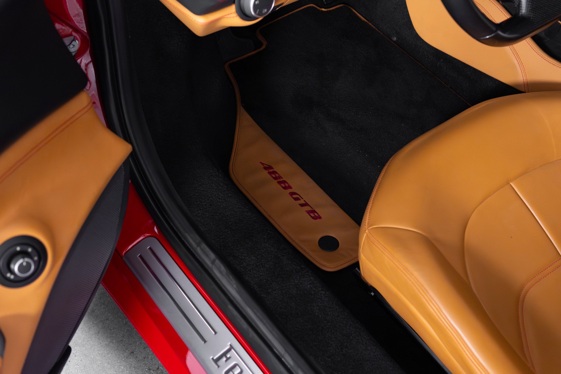 Used 2017 Ferrari 488 GTB RWD image 41