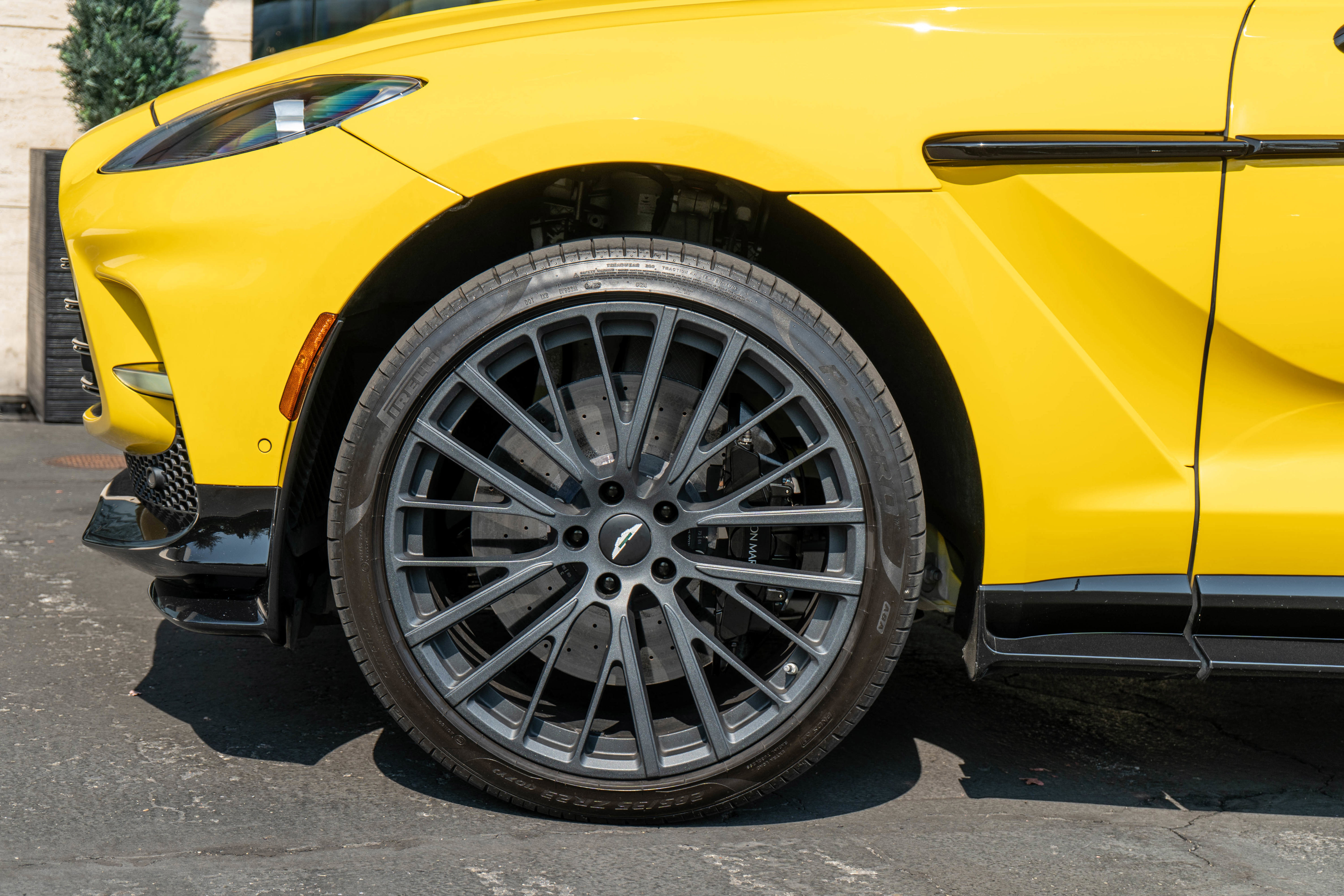 Used 2023 Aston Martin DBX 707 image 4