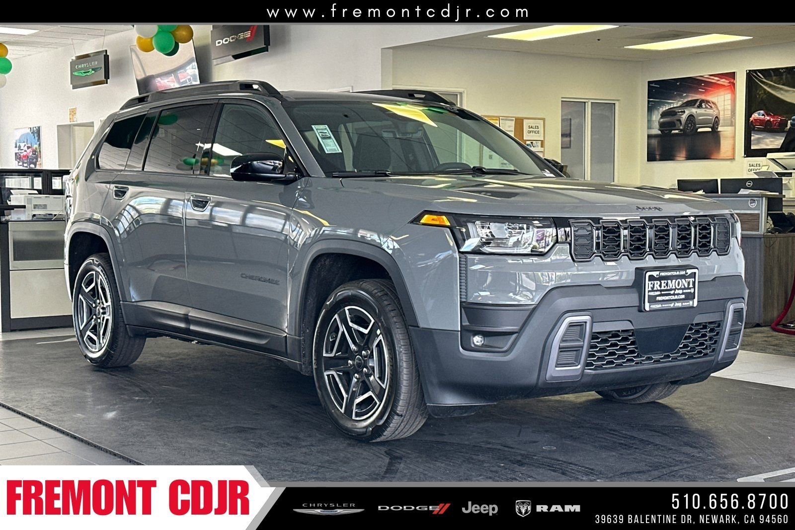 New 2026 Jeep Cherokee Laredo AWD/4WD image 1