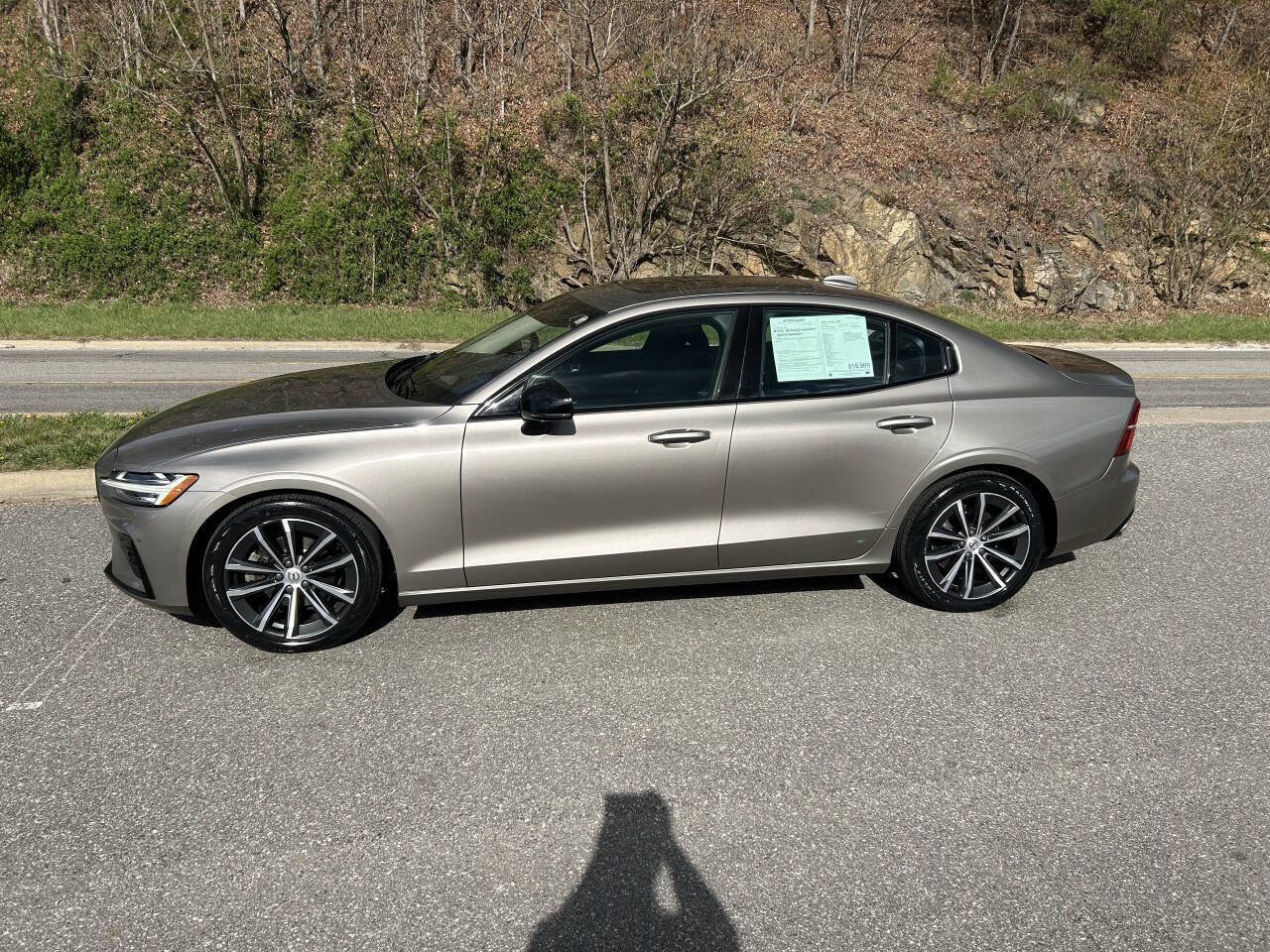 Used 2021 Volvo S60 T5 Momentum AWD/4WD image 3