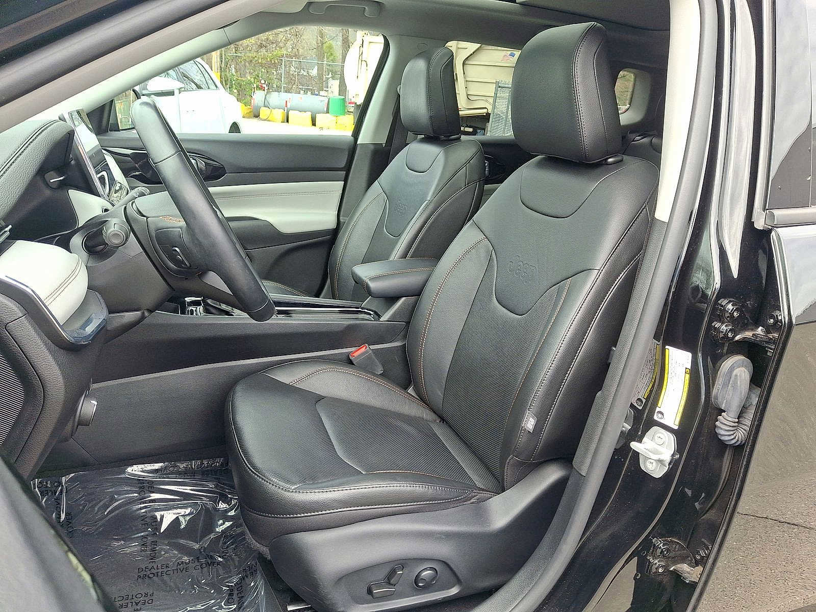 Used 2022 Jeep Compass Limited w/ Elite Group image 11