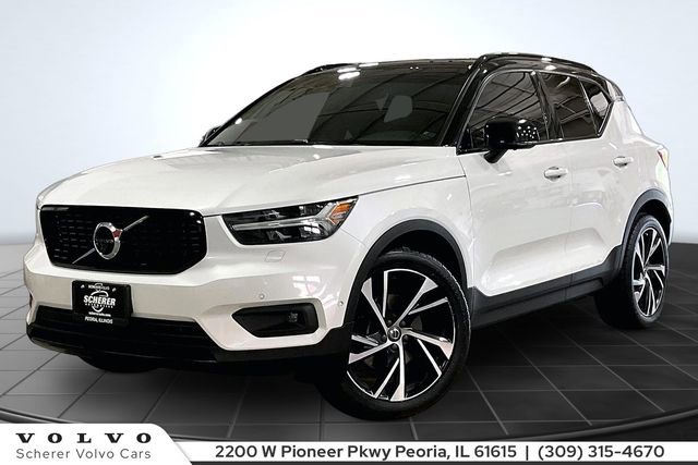 Used 2020 Volvo XC40 T4 R-Design FWD image 1