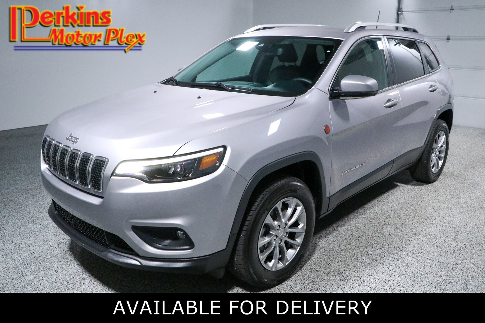Used 2021 Jeep Cherokee Latitude Lux w/ Comfort/Convenience Group AWD/4WD image 1