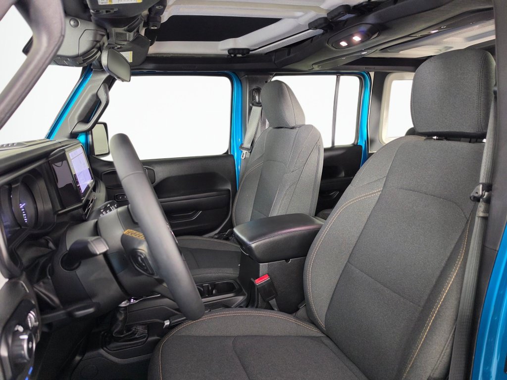 Used 2024 Jeep Wrangler Unlimited AWD/4WD image 29