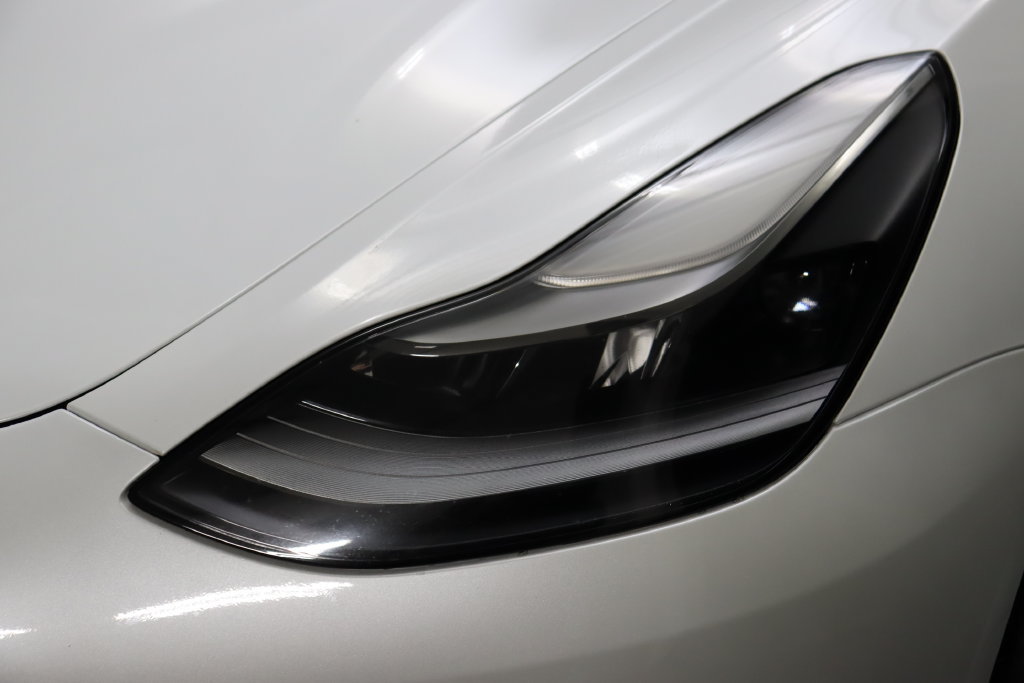 Used 2022 Tesla Model 3 Long Range AWD/4WD image 4
