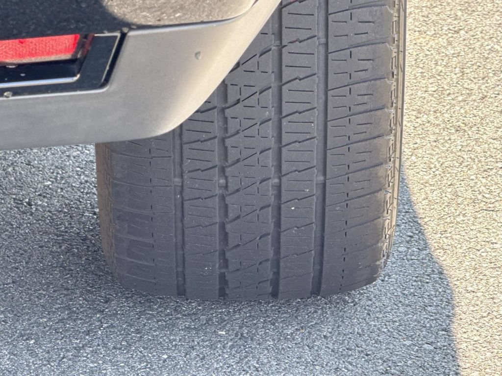 Used 2019 Cadillac Escalade Platinum AWD/4WD image 17