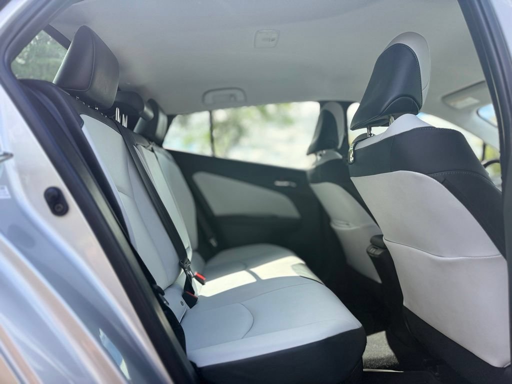 Used 2020 Toyota Prius XLE w/ Advanced Technology Package AWD/4WD image 18